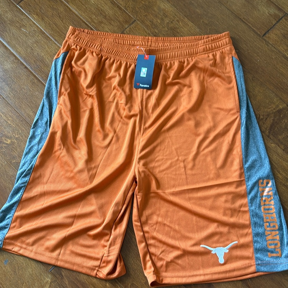NWT- Fanatics Longhorn Basketball Shorts size 2XLT